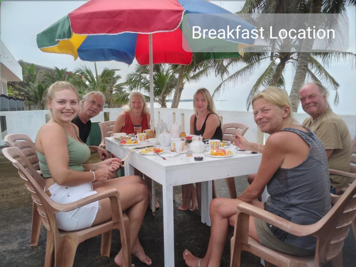 Copacabana Beach Hotel Hikkaduwa Esterno foto