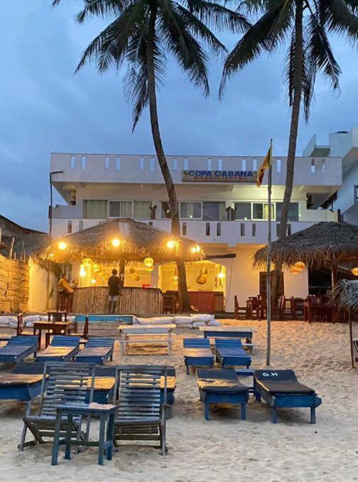 Copacabana Beach Hotel Hikkaduwa Esterno foto