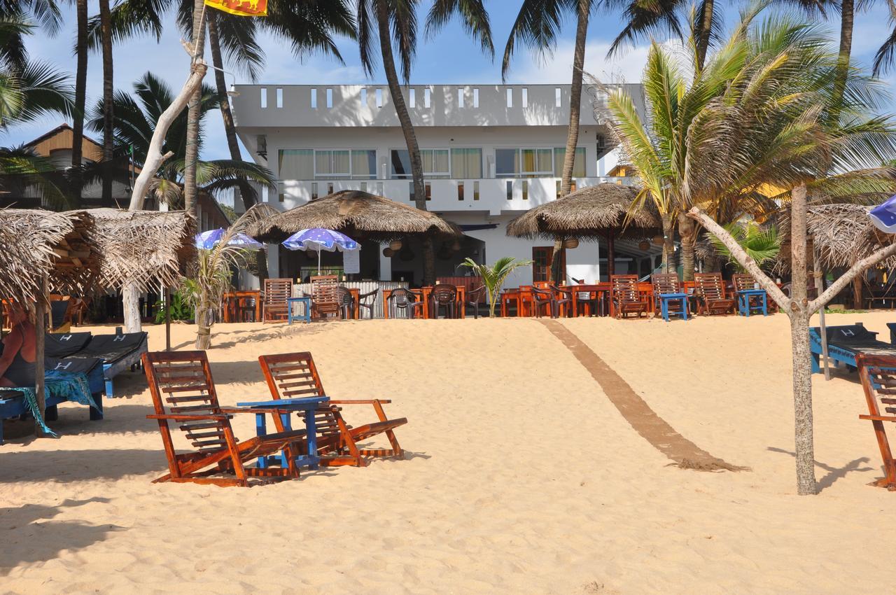 Copacabana Beach Hotel Hikkaduwa Esterno foto