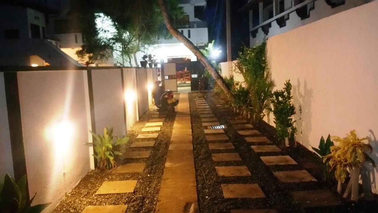 Copacabana Beach Hotel Hikkaduwa Esterno foto